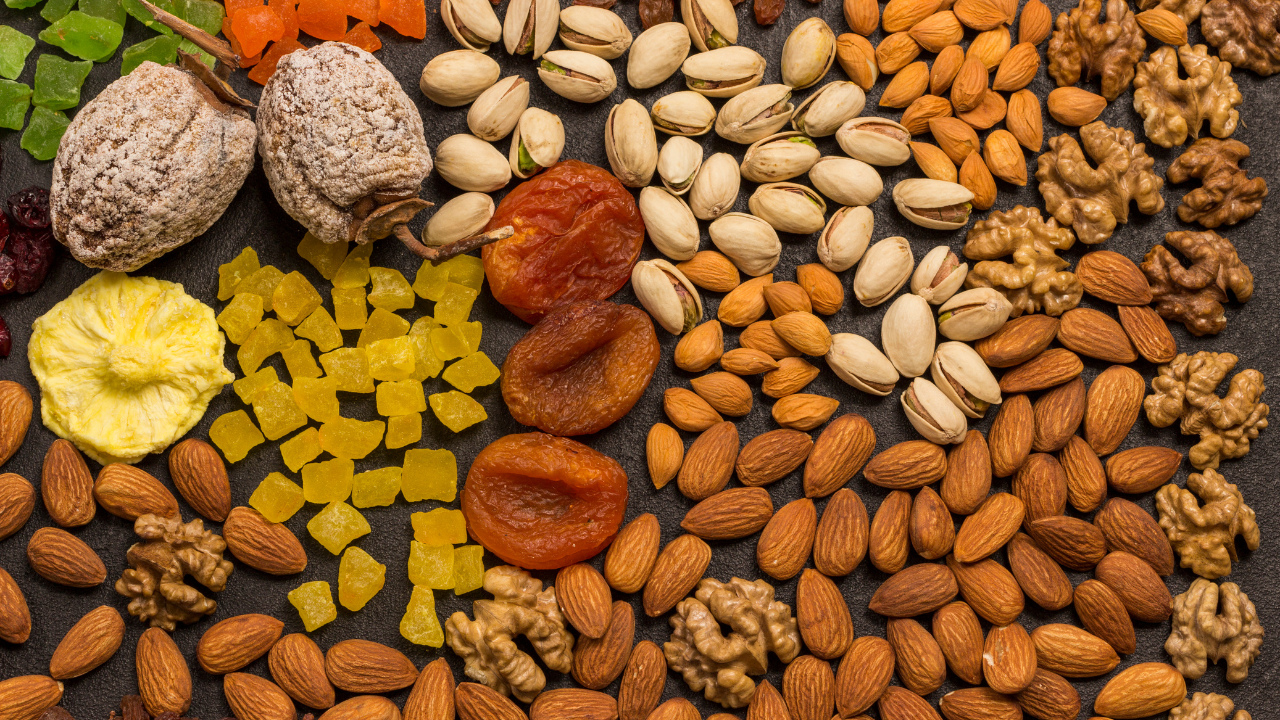 The Rich Taste of Kashmir: Discover Premium Almonds, Honey, and Saffron with The Posh Foods